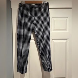 Amanda & Chelsea stretch cropped trousers size 10 (fit like size 8).